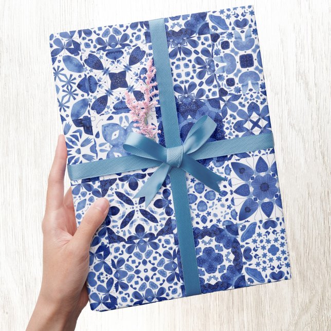 Papel De Regalo Cuadros de agua del patrón de mosaico blanco azul  (Mediterranean tile pattern blue and white geometric watercolor gift wrap paper)