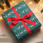 Papel De Regalo Cuidados gatos de color Verde azulado en sombreros<br><div class="desc">Un desfile de verde azuladas siluetas de gatos acuarelas se desliza en hileras opuestas a través de un fondo verde azulado salpicado de estrellas. Los colores recuerdan a la Navidad vintage, mientras que las formas de los gatos, con arcos verdes y blancos y sombreros de santa, son modernas. Elija este...</div>