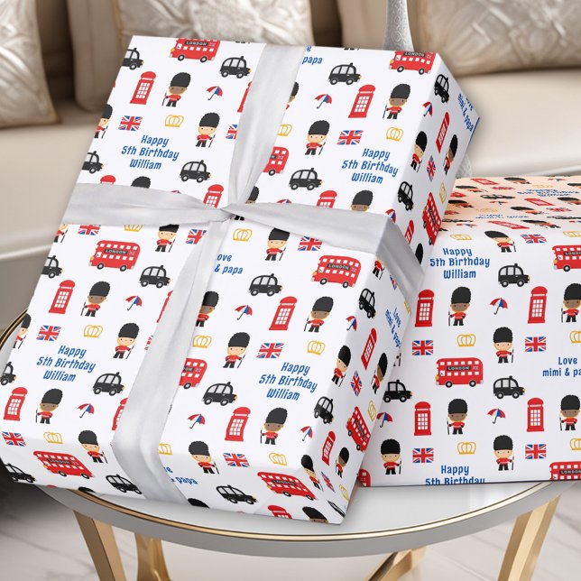 Papel De Regalo Cumpleaños de los Guardias de Londres (London Guards Bus Name Boy Birthday Wrapping Paper)