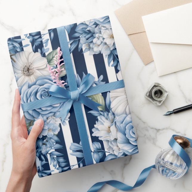 Papel De Regalo Cumpleaños Floral de franjas azules blancas (Regalar)