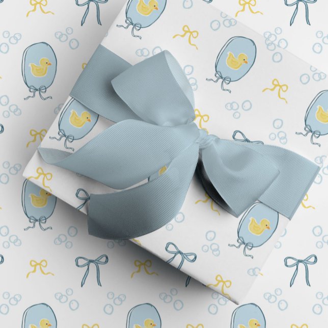 Papel De Regalo Cute se encuentra con la elegante banda de cinta d (Elegant meets cute yellow and blue rubber ducky gift wrapping paper.)