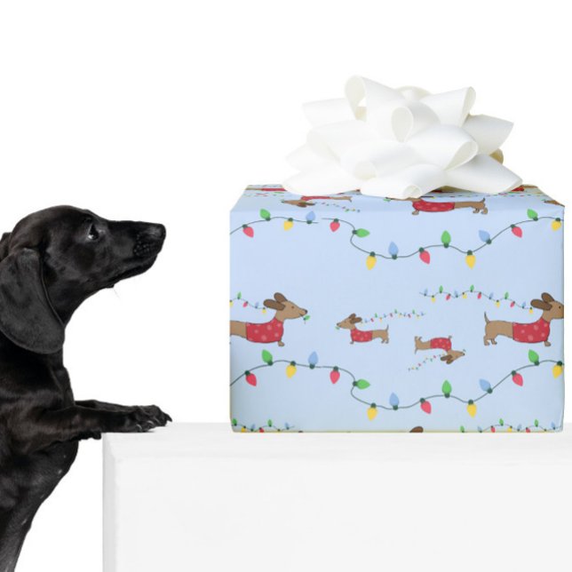 Papel De Regalo Dachshund Robando las luces del árbol de Navidad (Dachshund-themed gift wrap for Christmas - great for wiener dog moms or sausage dog dads)