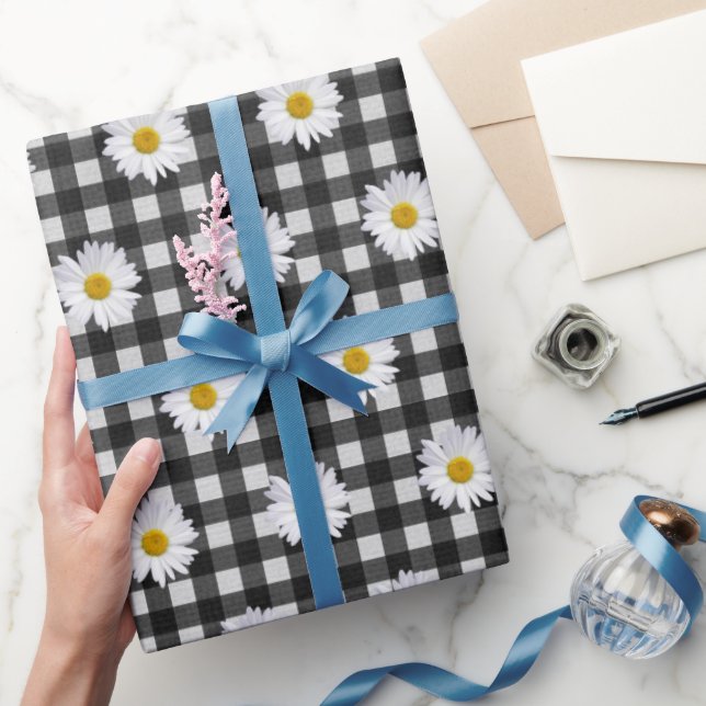 Papel De Regalo Daisies blancos en Gingham blanco y negro (Regalar)