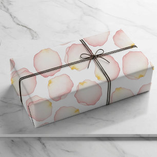 Papel de regalo de acuarela con pétalos rosados