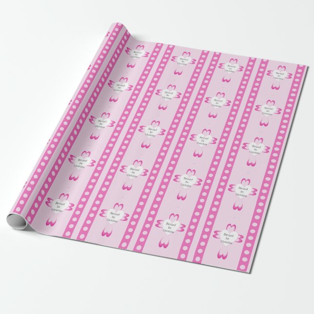Papel de regalo de bautizo rosa para niñas (Desenrollado)