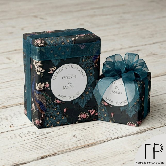 Papel de regalo de compromiso floral negro con pav (Hand drawn Chinoiserie peacock and magnolia wrapping paper for elegant engagement party gifts)