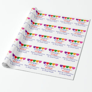 Papel de regalo de la enfermera de la pediatría