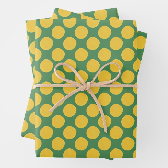 Papel de regalo de lunares verde y dorado (In situ)