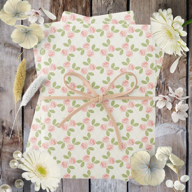 Papel de regalo de Rosas de Campo en rosa profundo (Cottage Roses in deep pink Wrapping Paper Sheets by Leapfroglisics Shop)
