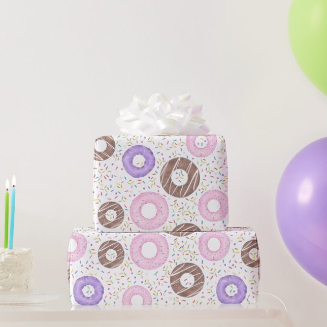 Papel De Regalo Delicious Donuts on White Wrapping Paper (Regalos de fiesta)