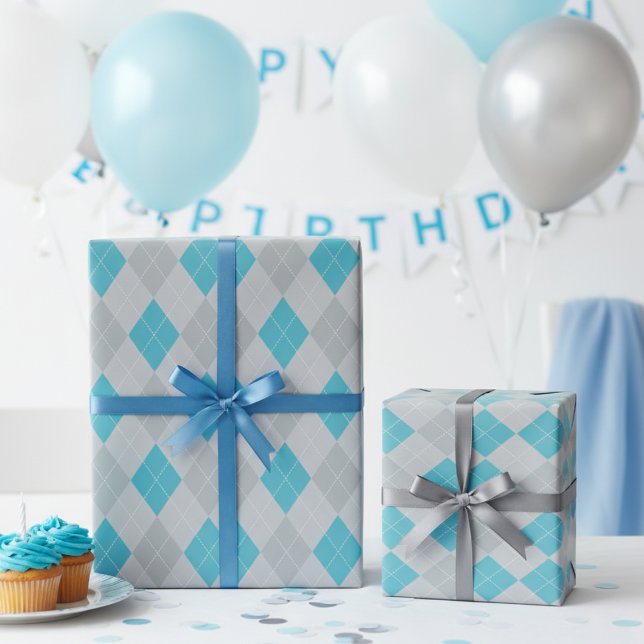 Papel De Regalo Diamantes clásicos de plata y arglos azules (Cute Blue and Gray Argyle Pattern Gift Wrap for Boy Birthday Party. Light Blue and Gray Diamonds)