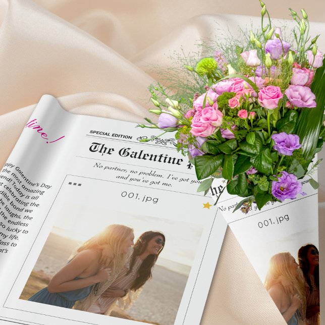 Papel De Regalo Diario Galentines Day Flower Bouquet Red Heart (Newspaper Galentines Day Flower Bouquet Red Heart Wrapping Paper)