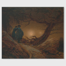 Dos hombres mirando la luna de noche