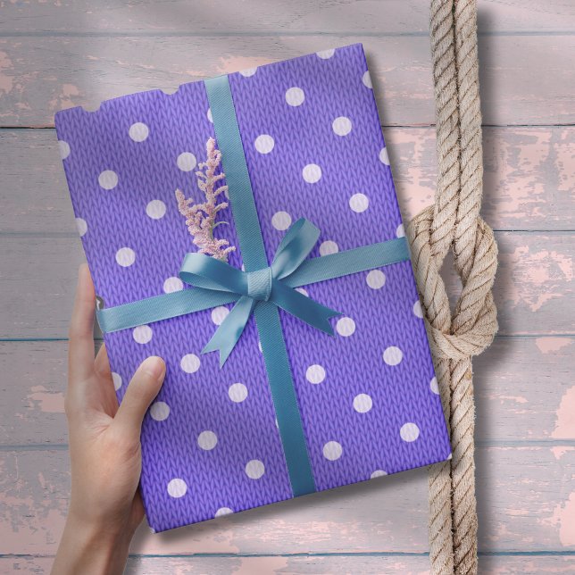 Papel De Regalo Dotty Delight Purple (Dotty Delight Purple Wrapping Paper on the table. )