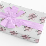 Papel De Regalo Ducha de novia floral rosa<br><div class="desc">Añada un toque de elegancia y encanto personal a sus regalos de ducha de novias con nuestro papel de envolvimiento floral rosa de ducha personalizada. Este exquisito papel de envoltura está diseñado para celebrar la alegre ocasión de una ducha de novias, con delicados patrones florales en bonitos tonos rosas que...</div>