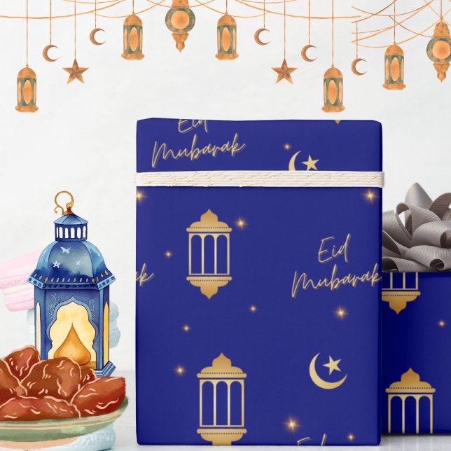 Papel De Regalo Eid Mubarak Sapphire Azul + Linternas de oro Luna (Elegant modern sapphire blue Eid Mubarak wrapping paper, featuring gold lanterns, stars and moon.)
