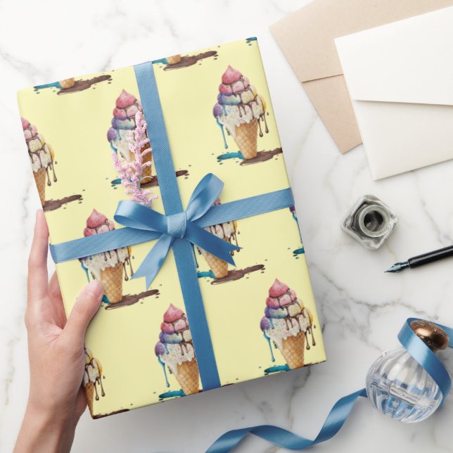 Papel De Regalo El cono del helado goteando sobre el amarillo (Regalar)