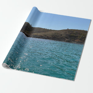 Papel De Regalo El mar Mediterráneo con una colina herbosa