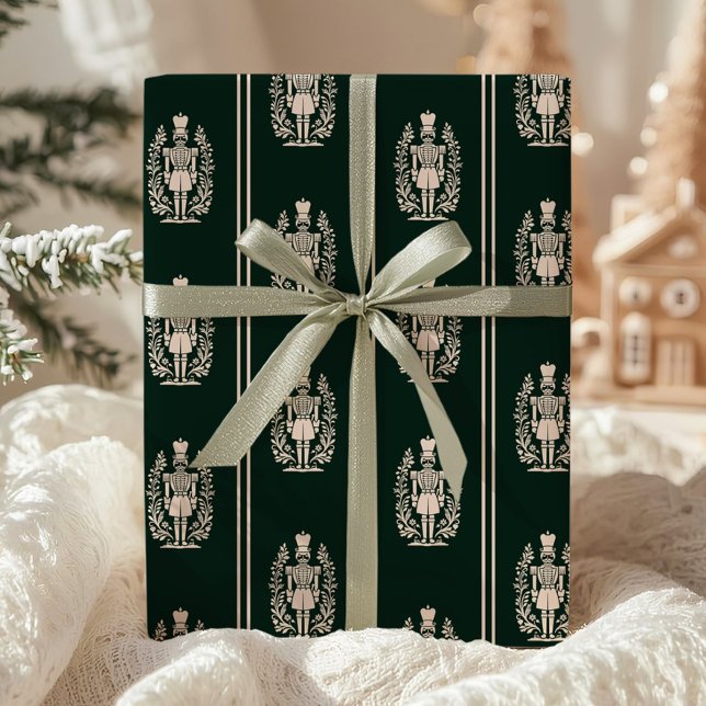 Papel De Regalo Elegant Dark Green Nutcracker  (Subido por el creador)