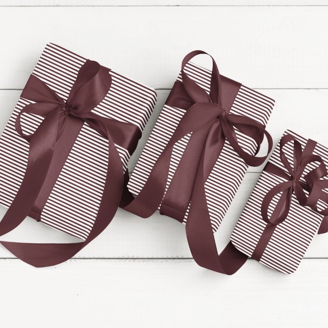Papel De Regalo Elegante berenjena morado delgado a rayas (Elegant Thin Striped Wrapping Paper with Eggplant and White Skinny Lines. Chic Moody Fall Color.)