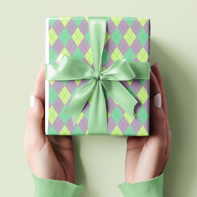 Papel De Regalo Elegante Chica de patrones de arglos morados y ver (Cute Green, Purple and Lime Argyle Pattern. Childrens Birthdays, St Patrick's Day. Diamonds Pattern)