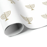 Papel De Regalo Elegante patrón menorah judío de oro blanco modern<br><div class="desc">Elegante patrón menorah judío blanco y dorado regalo moderno minimalista Papel envuelto. Patrón de menorah de oro falso sobre fondo blanco. Este papel de envoltura es muy bueno para Hanukkah,  Chanukah,  bar mitzvah,  bat mitzvah,  Shabbat y Jewish Holidays.</div>