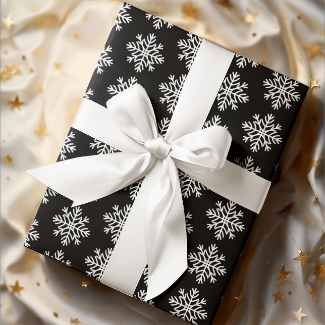 Papel De Regalo Elegantes copos de nieve blancos sobre negro (Subido por el creador)