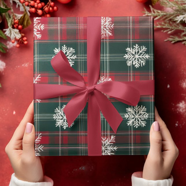 Papel De Regalo Elegantes copos de nieve rojos y verdes (Elegant Vintage Red and Green Snowflakes Wrapping Paper)