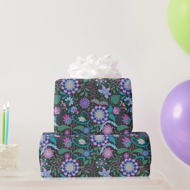Papel De Regalo Elegantes flores boho moradas sobre negro (Regalos de fiesta)