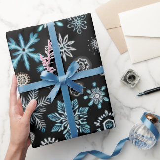 Papel De Regalo Encajadas festivas 'Copos de nieve azules en negro