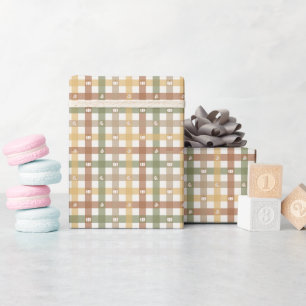 Papel de regalo enrollado con patrón de Gingham rú