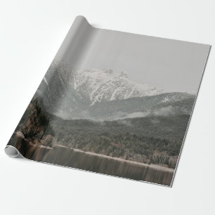 PAPEL DE REGALO ESCENARIO DE ÁRBOLES Y MONTAÑA