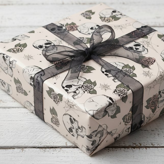 Papel De Regalo Espeluznante floral de crema pequeña Halloween (Elegant Gothic Halloween Dia de los Muertos Black Ink Vintage Skulls & Roses Wrapping Paper for Her)
