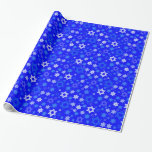 Papel De Regalo Estrella de David Jánuca<br><div class="desc">Envuelva para arriba sus regalos de Jánuca con este papel que ofrezca la estrella de David en una variedad de diseños y sombras de azul y del blanco en un fondo azul.</div>