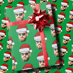 Papel De Regalo Face personalizada Santa Hat Gift Wrap Funny Heads<br><div class="desc">Envoltura personalizada de regalo de Face Santa Hat, reemplaza la cara con tu foto favorita si quieres (asegúrate de recortar tanto a la cara como sea posible y usa una aplicación para eliminar el fondo) y personaliza este divertido papel de envolver de vacaciones de Navidades con tu hijo, esposo o...</div>