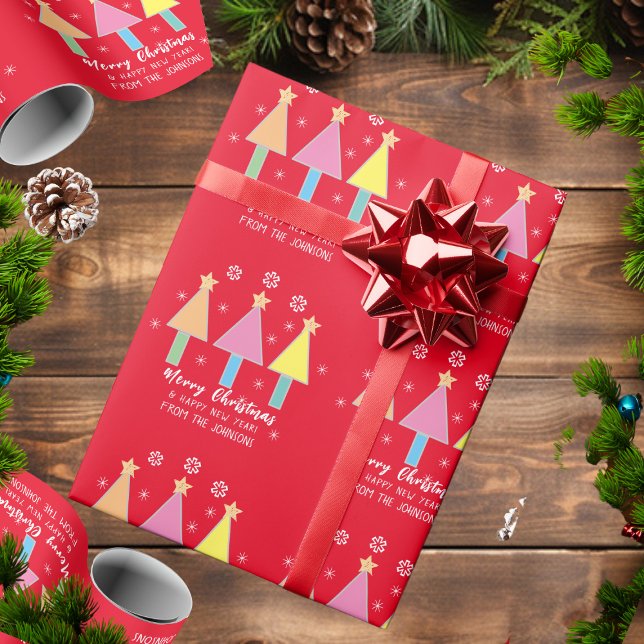 Papel De Regalo Familia Feliz Navidad Nombre Navidades modernos de (Wrap things up nicely with this cheerful personalized Christmas gift wrap.)