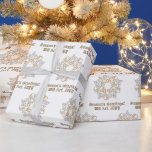 Papel De Regalo Fancy Merry Christmas Gold Silver personalizado<br><div class="desc">El diseño presenta el deseo de la fiesta "Feliz Navidad" con una fuente dorada y plateada, presentado en la caligrafía artística más elegante en forma de estrella a lo largo de un campo de tipografía de personalizable, que actualmente dice "¡Saludos de la temporada!" para deseos, nombre, año u otra personalización....</div>