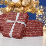 Papel De Regalo Faux Gold Red Merry Christmas Letters<br><div class="desc">Este papel de envoltura está decorado con letras de color dorado a mano de Feliz Navidad,  estrellas y copos de nieve sobre un fondo de color rojo acuático.</div>