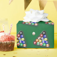 Feliz cumpleaños, bolas de billar en verde
