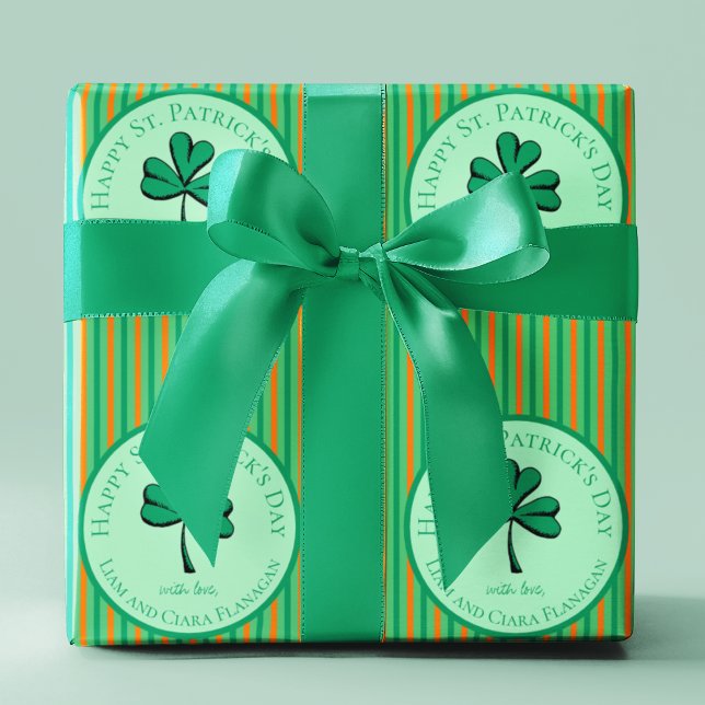 Papel De Regalo Feliz Día de San Patricio, niños verdes y Naranjas (Happy St. Patrick's Day Green and Orange Stripes with Good Luck Green Clover and Editable Text.)