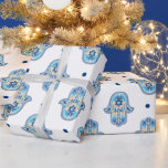Papel De Regalo Feliz Estrella de Hanukkah de David Hamsa Mano Azu<br><div class="desc">Añade un toque de protección divina a tus regalos de Hanukkah (o Chanukah) con nuestra Estrella de David y Hamsa Hand en blanco y azul ¡Feliz Hanukkah papel envolvente! Este papel de envoltura es como una bendición en cada hoja, que presenta los símbolos sagrados de Hanukkah -la Estrella de David...</div>