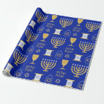 Papel De Regalo Feliz feriado judío de Hanukkah<br><div class="desc">Un elegante patrón Happy Hanukkah de símbolos judíos de menorah,  estrella de David,  pergamino,  en oro sobre un papel de envoltura de fondo azul oscuro. Un regalo elegante para los amigos judíos y la familia en esta temporada de vacaciones.</div>