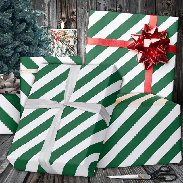 Papel De Regalo Festividad de banda ancha verde del bosque (Forest Green Wide Stripe Holiday Wrapping Paper in 6 and 15 foot 30 Inch Width Rolls.)