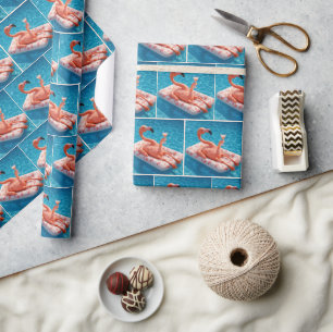 Papel De Regalo Flamenco Flotando Con Un Cóctel En Una Piscina