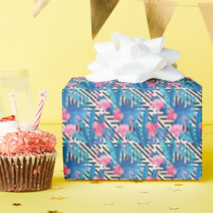 Papel De Regalo Flamingo y palmas en patrón geométrico