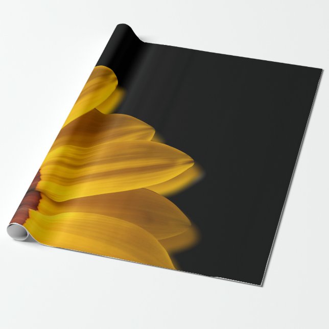 Papel De Regalo Flor amarilla sobre fondo negro (Desenrollado)
