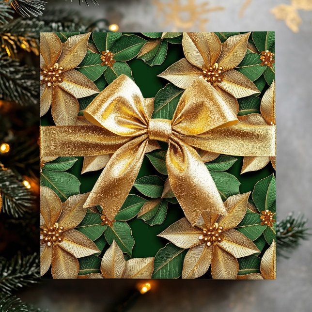 Papel De Regalo Flor de Poinsettia dorada sobre Navidades verdes (Golden Poinsettia Flower on Green Christmas Wrapping Paper)