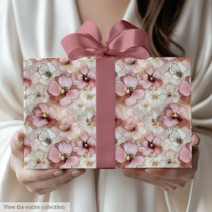Papel de regalo floral clásico de color rosa en po