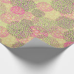 Papel De Regalo Floral moderna rosa y verde<br><div class="desc">Un hermoso patrón floral contemporáneo en tonos rosas y verdes hace un precioso papel de envoltura para cumpleaños,  bodas,  duchas de novias,  regalos de agradecimiento y mucho más.</div>