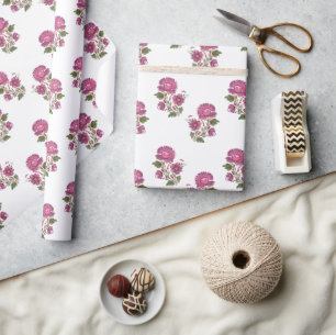 Papel de regalo floral rosa romántico arte popular